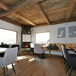 בית נופש Unique Alpine Pasture In The Zillertal Mountains *